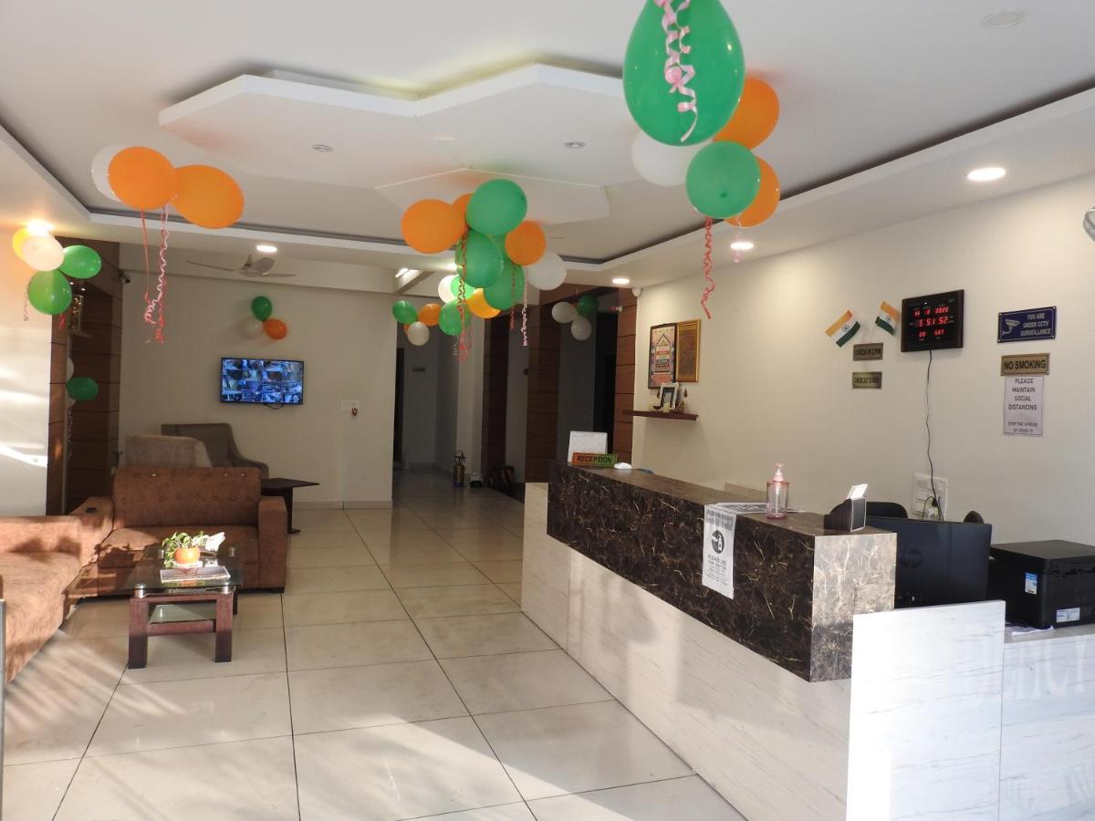 Hotel Aakash Residency Dehradun Eksteriør billede