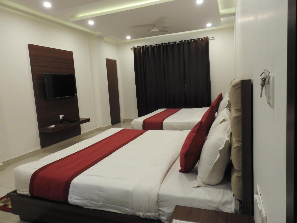 Hotel Aakash Residency Dehradun Eksteriør billede