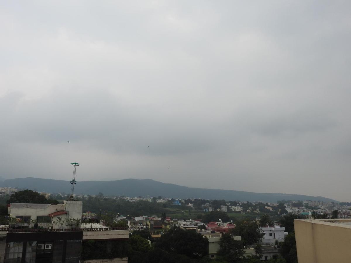 Hotel Aakash Residency Dehradun Eksteriør billede
