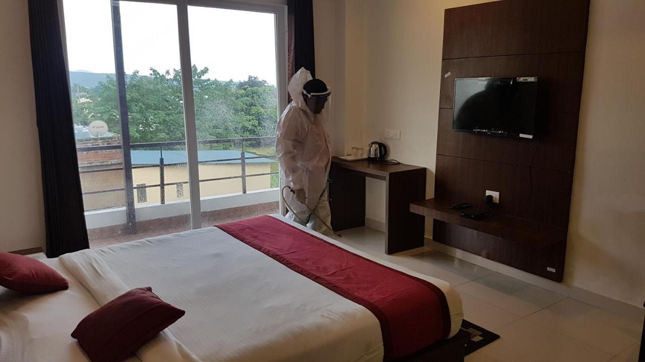 Hotel Aakash Residency Dehradun Eksteriør billede