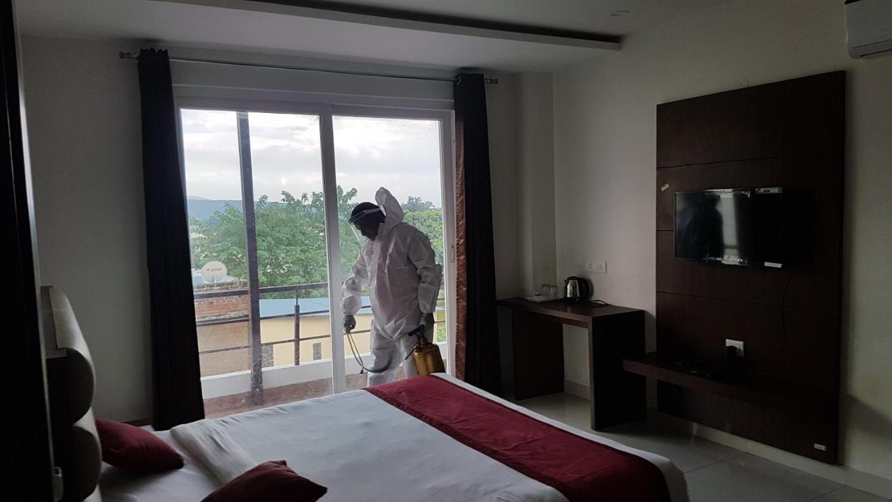 Hotel Aakash Residency Dehradun Eksteriør billede