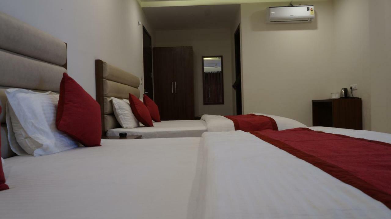 Hotel Aakash Residency Dehradun Eksteriør billede