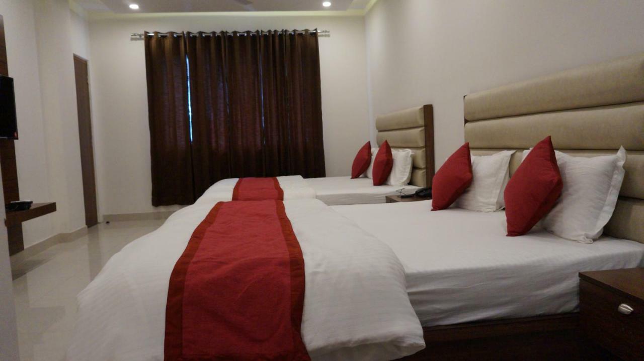 Hotel Aakash Residency Dehradun Eksteriør billede