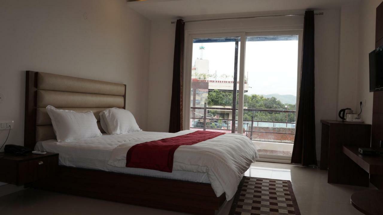 Hotel Aakash Residency Dehradun Eksteriør billede