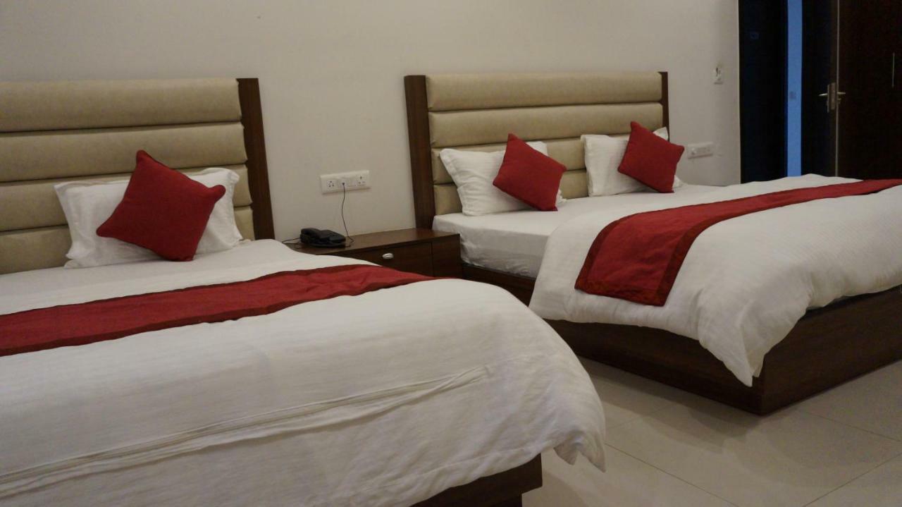 Hotel Aakash Residency Dehradun Eksteriør billede